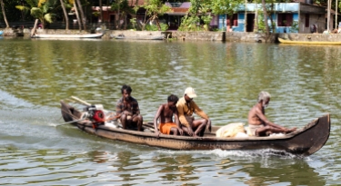 Pescadores en Alappuzha - Kerala - India