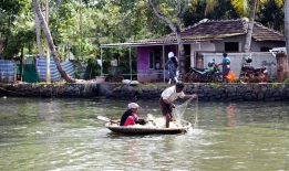 Pescador en Alappuzha - Kerala - India